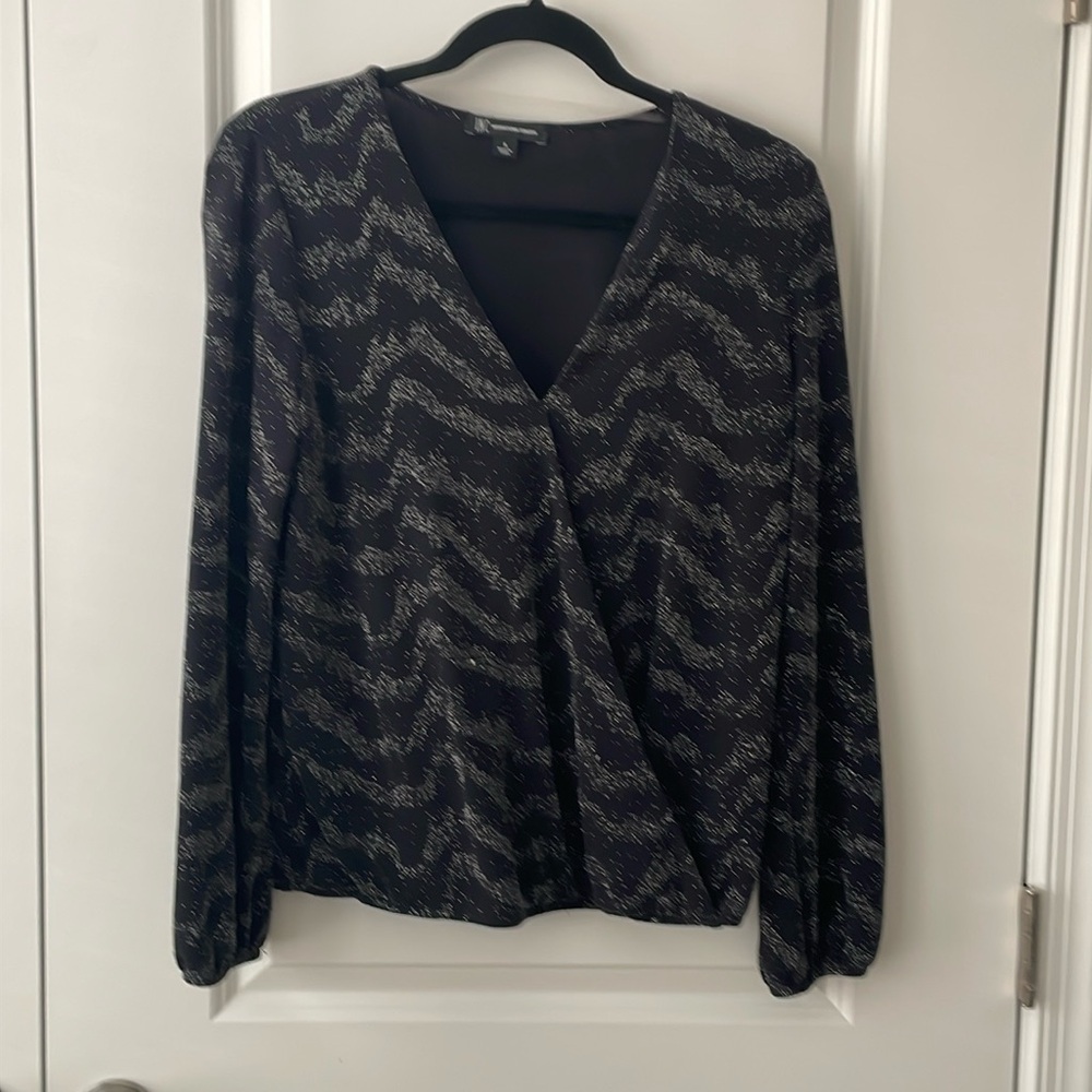 Women’s shirt size small